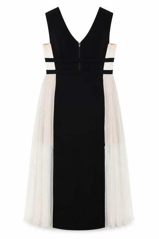 Front view of BCBGMAXAZRIA women’s black polyester a-line, size UK 12, v-neck zip