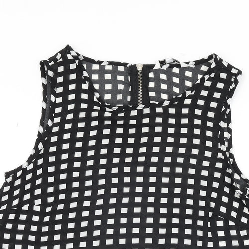 New Look Womens Black Geometric Polyester Basic T-Shirt Size 8 Round Neck