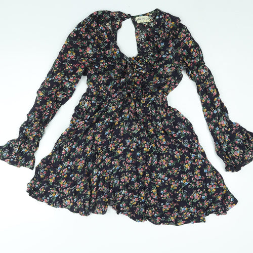Kiss the Sky Womens Black Floral Viscose A-Line Size S V-Neck Button - Frill