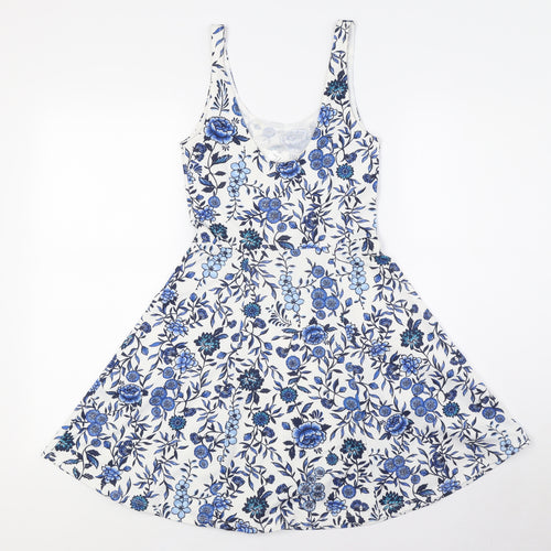 Divided by H&M Womens White Floral Polyester A-Line Size 6 Scoop Neck - Blue Flowers