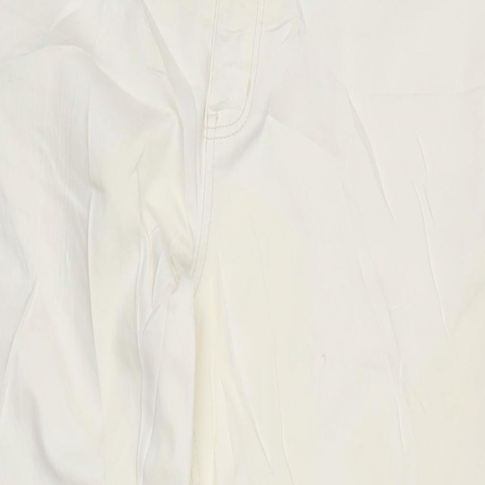 Marks and Spencer Womens Ivory Cotton Blend Flared Jeans Size 18 L28 in Regular Zip