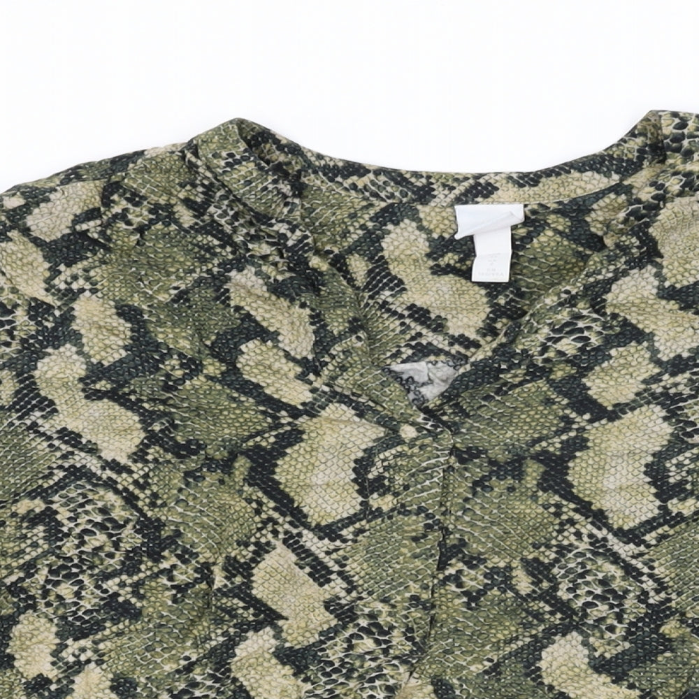 H&M Womens Green Animal Print Viscose Basic T-Shirt Size 6 V-Neck