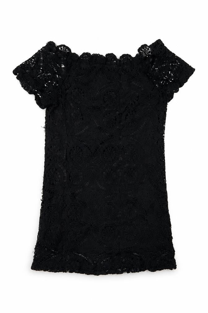 Front view of PRETTYLITTLETHING women’s black polyester a-line, size UK 10, off the shoulder pullover