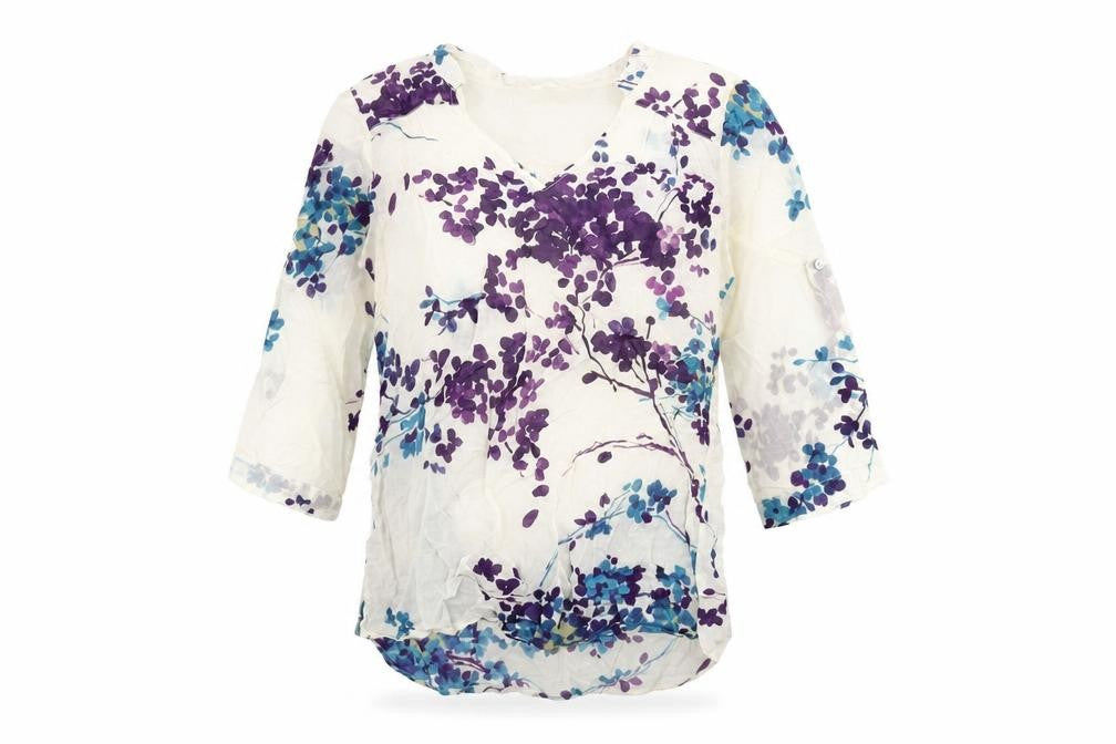 Front view of Zara women’s white floral cotton basic t-shirt, size XS, v-neck