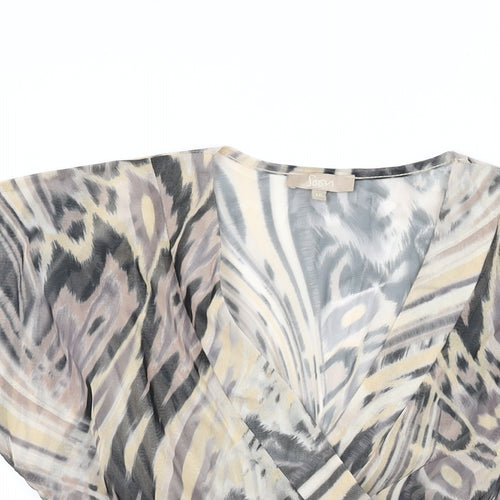 Soon Womens Beige Geometric Polyester Basic T-Shirt Size 10 V-Neck