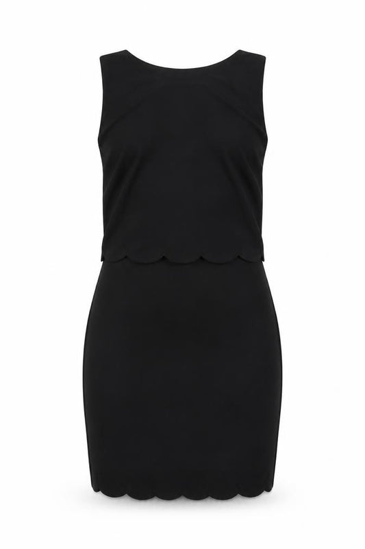 Front view of Boohoo women’s black polyester mini, size UK 6, round neck pullover