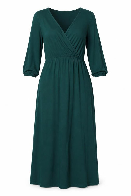 Front view of Boohoo women’s green polyester a-line, size UK 10, v-neck pullover