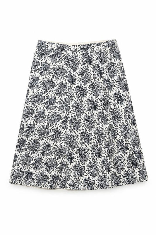 Front view of Gap women’s white floral cotton swing skirt, size UK 14, zip