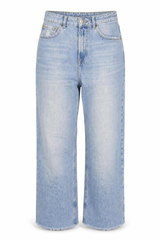 Front view of Topshop women’s blue cotton cropped jeans, size UK 28, in, 30-inch leg regular zip
