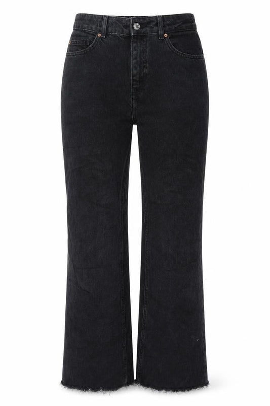 Front view of Denim & Co. women’s black polyester blend bootcut jeans, size UK 30, in, 30-inch leg regular zip