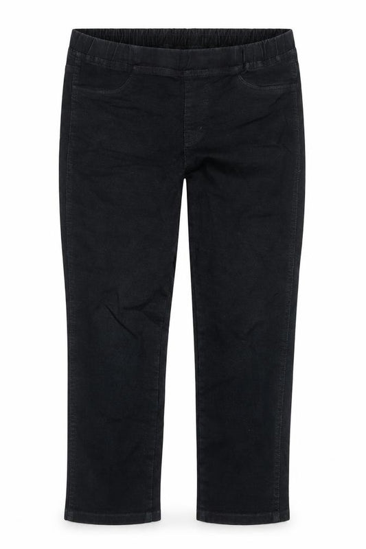 Front view of Uniqlo women’s black cotton capri jeans, size M, 21-inch leg regular drawstring