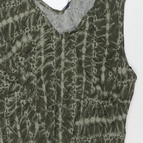 Casual Club Womens Green Geometric Viscose Basic Tank Size 16 V-Neck