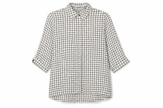 Front view of Dorothy Perkins women’s white geometric polyester basic button-up, size UK 10, collared