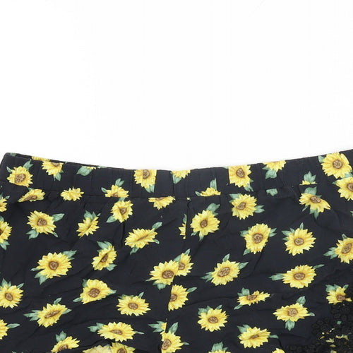 FOREVER 21 Womens Black Floral Viscose Basic Shorts Size M Regular Pull On