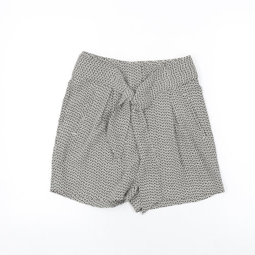 H&M Womens White Geometric Polyester Paperbag Shorts Size 6 L4 in Regular Zip - Belted