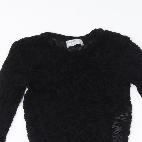 Bershka Women's Black Cropped Velvet Blouse S