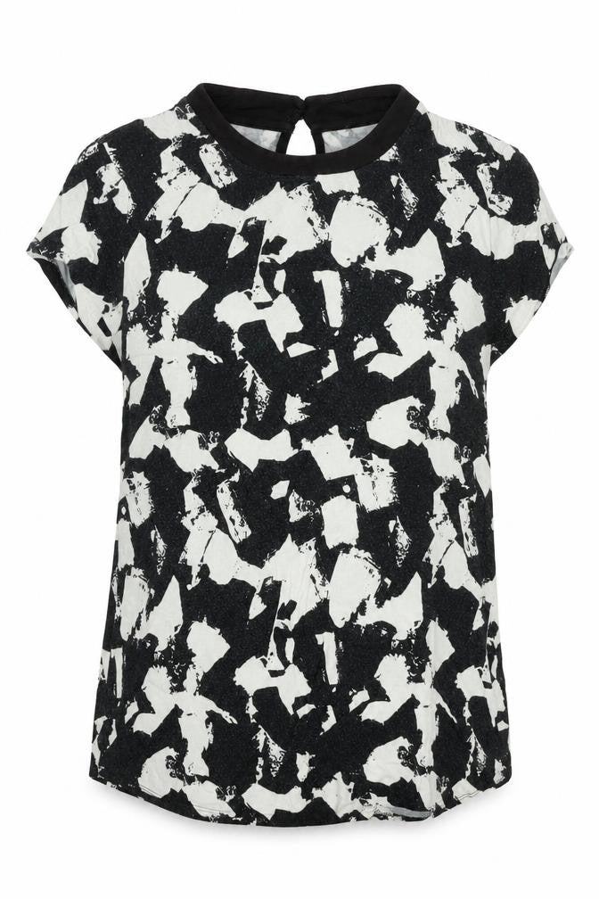 Front view of H&M women’s black cotton basic t-shirt, size M, collared