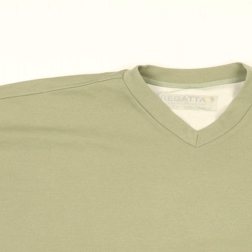 Regatta Mens Green Cotton T-Shirt Size M V-Neck