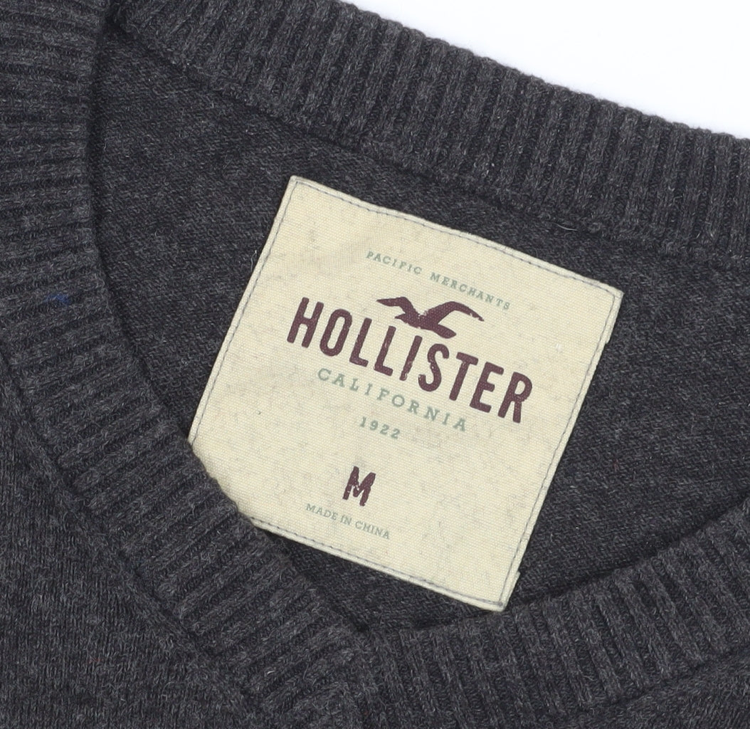 Hollister Men's Grey V-Neck Pullover Jumper M