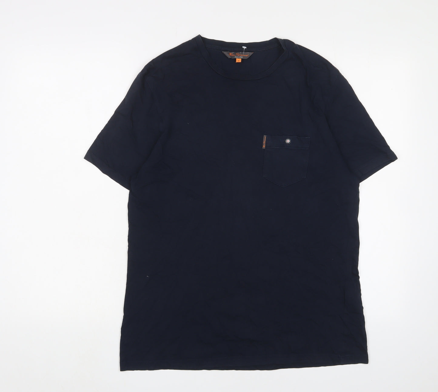 Ben Sherman Men's T-shirt, size Medium.