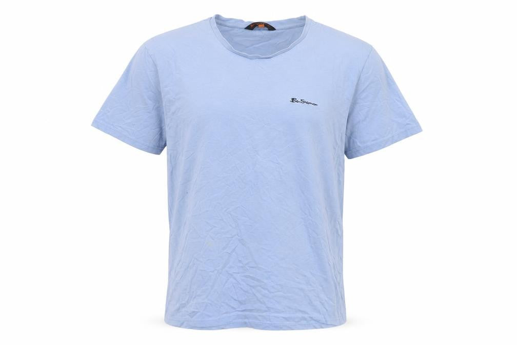 Ben Sherman Men's Light Blue T-shirt size Large.