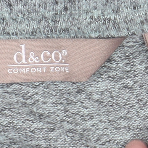 d&co Women's Grey V-Neck Knit Basic Top M