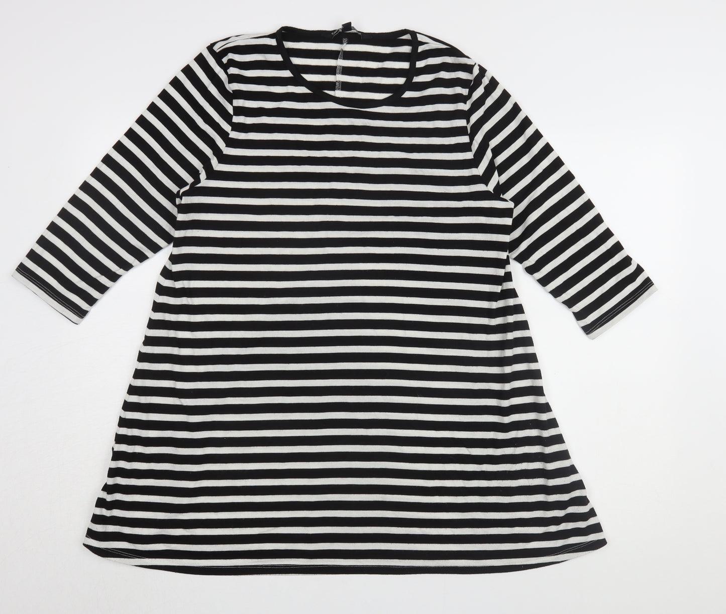 Capsule Women's Black Striped T-Shirt Size 16