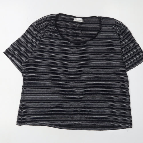 Country Casuals Women's Black Stripe T-Shirt L
