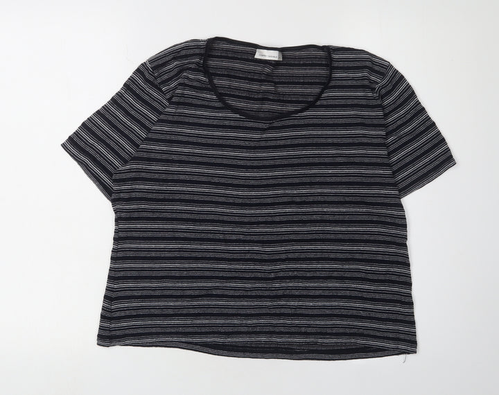 Country Casuals Women's Black Stripe T-Shirt L