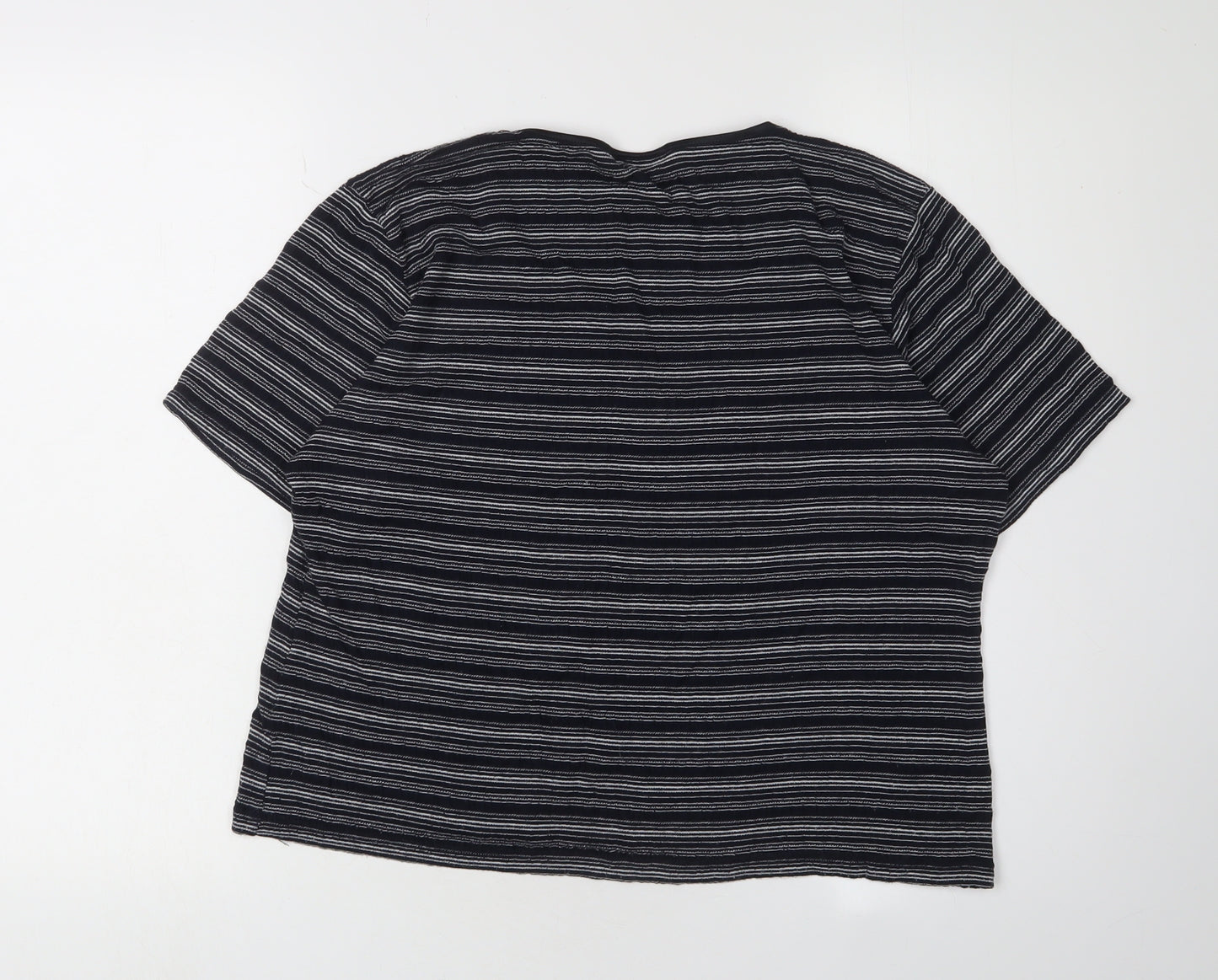 Country Casuals Women's Black Stripe T-Shirt L