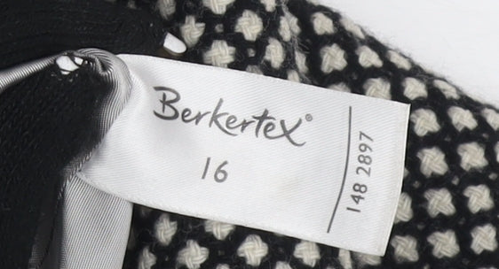 Berkertex Women's Black Blazer Size 16 with Geometric Pattern