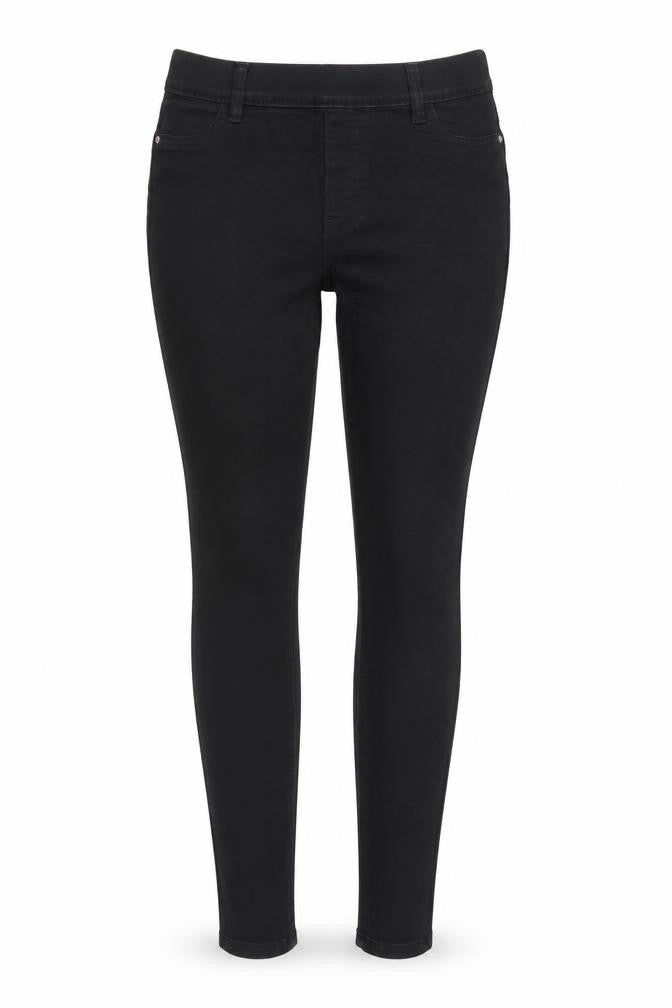 Front view of F&F Women's Black Skinny Jeans