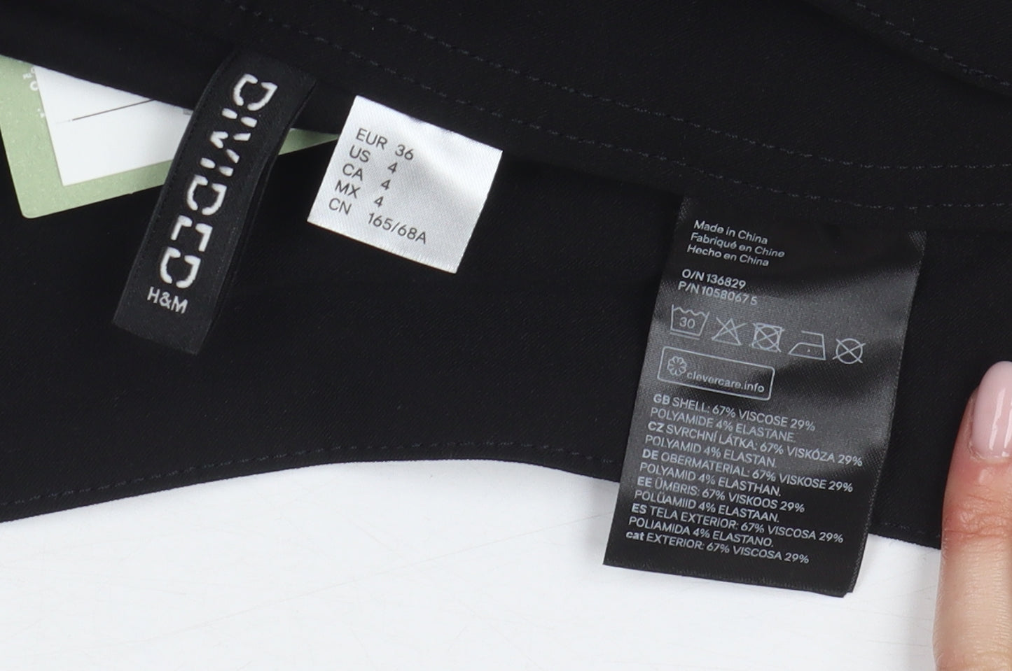 H&M Women's Black Pleated Skirt Size 8