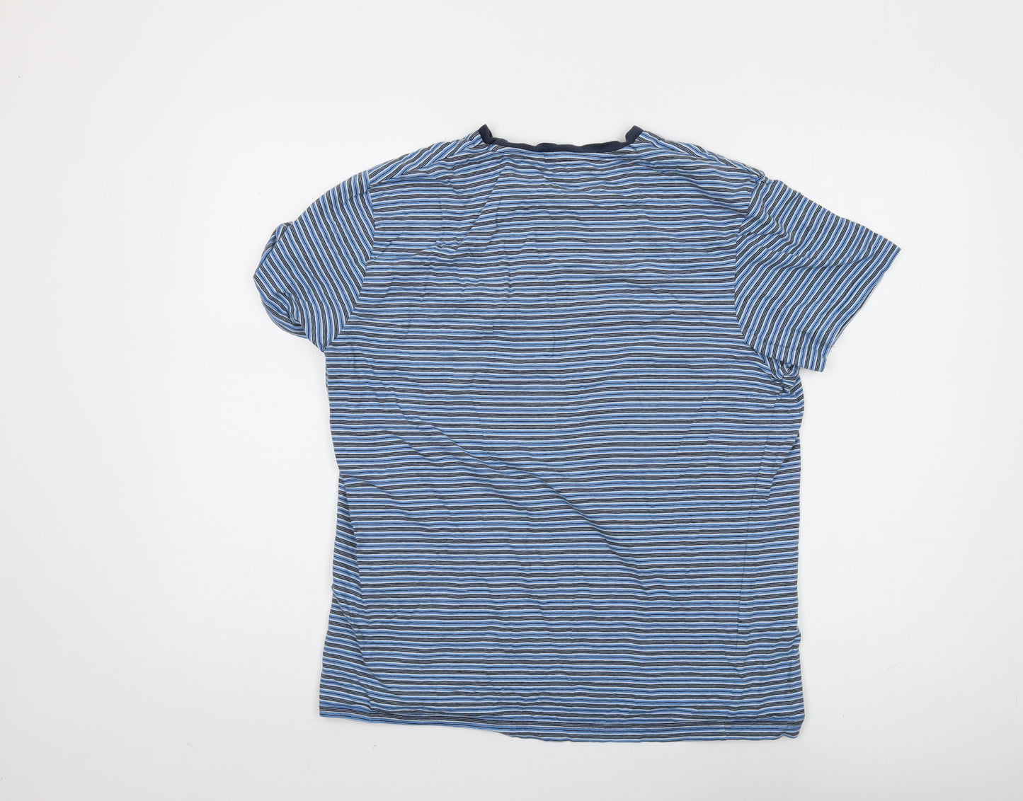 Ben Sherman Men's Blue Striped T-shirt, size Large.
