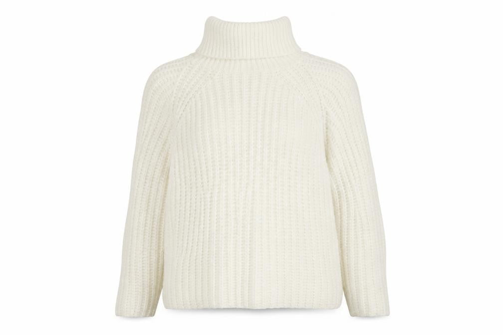 Front view of PRETTYLITTLETHING Women's White jumper M