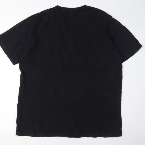 UT Men's Black L Graphic Print T-Shirt