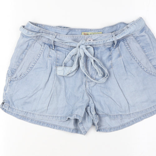 Guess Women's Blue Pleated Chino Shorts Size 4