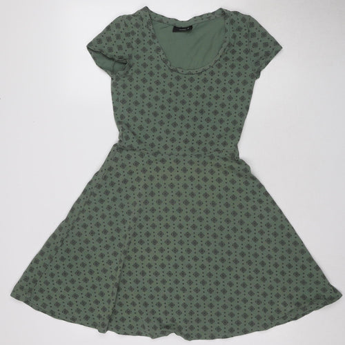 C&A Women's Green XS A-Line Geometric Knee Length Dress