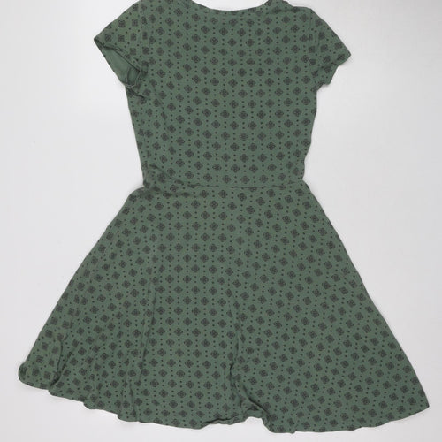 C&A Women's Green XS A-Line Geometric Knee Length Dress