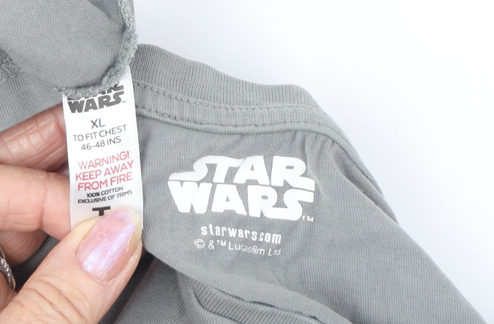 Star Wars Grey XL Men's Christmas T-Shirt