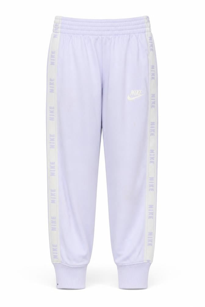 Front view of Nike girls’ white jogger trousers m