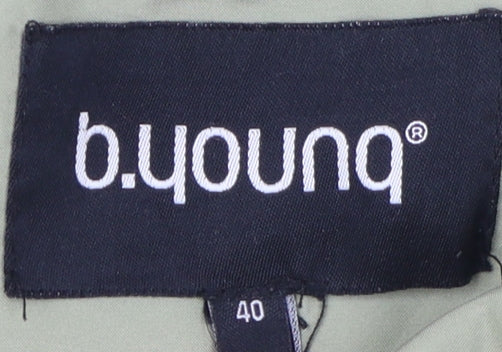 B.Young Women's Green Quilted Snap Jacket Size 12