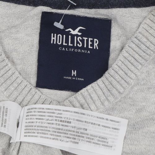 Hollister Men's Grey V-Neck Pullover Jumper M