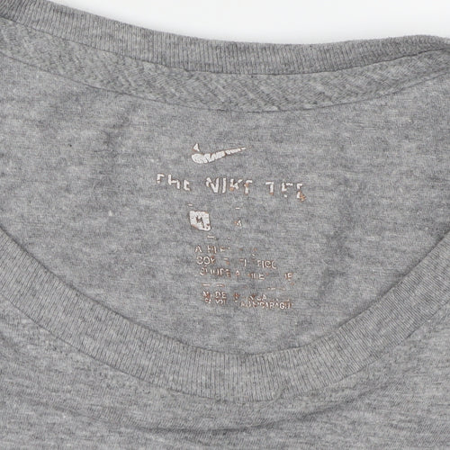 Nike Men's Grey Short Sleeve Graphic T-Shirt M