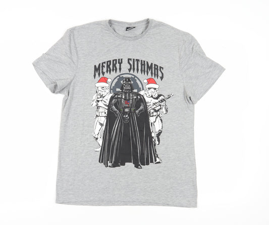 Front view of Star Wars Men's Grey Christmas T-Shirt M