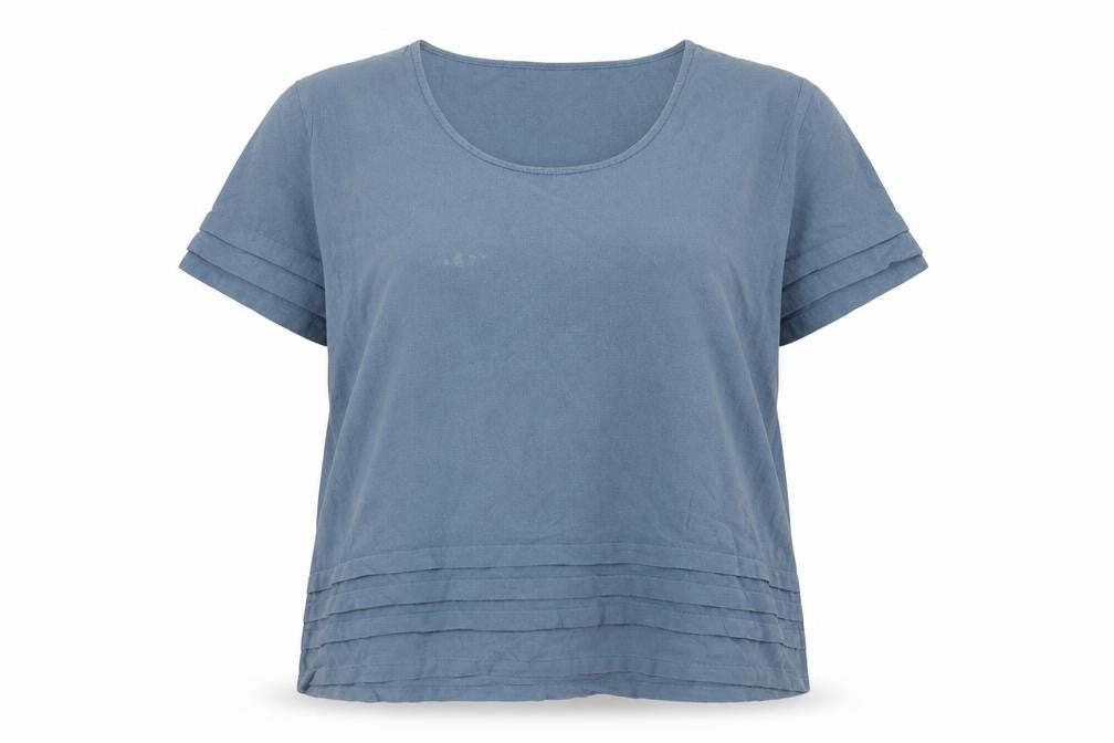 Front view of Capri Women's Blue Scoop Neck T-Shirt M