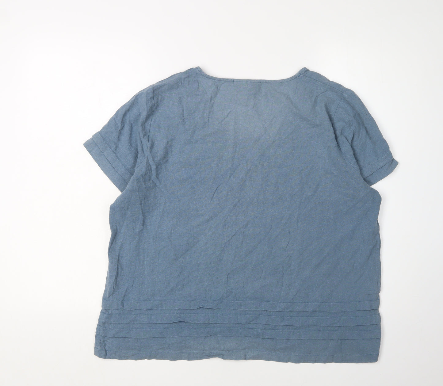 Capri Women's Blue Scoop Neck T-Shirt M