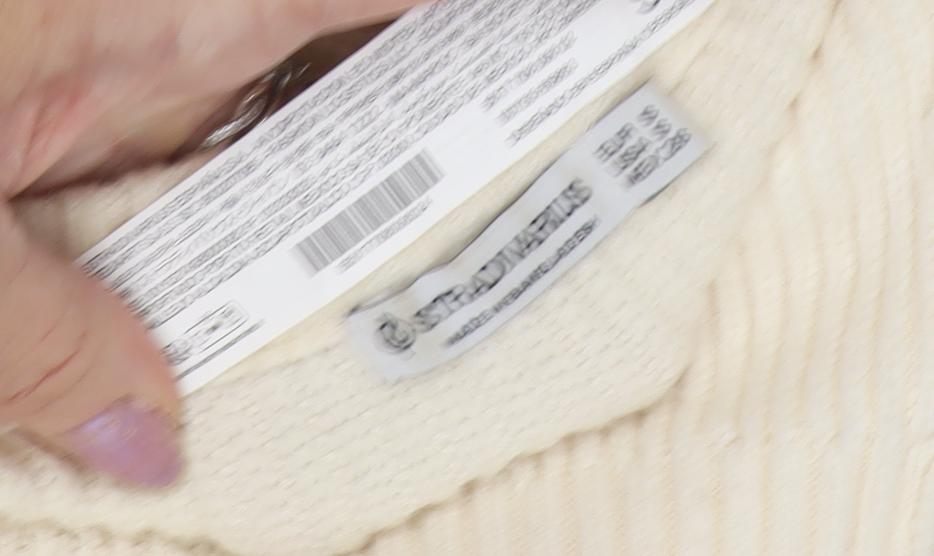 Stradivarius Women's Ivory Wool Pullover Jumper S