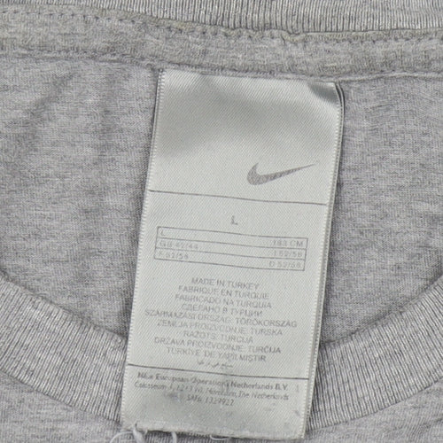 Nike Men's Grey Crew Neck Graphic Print T-Shirt L