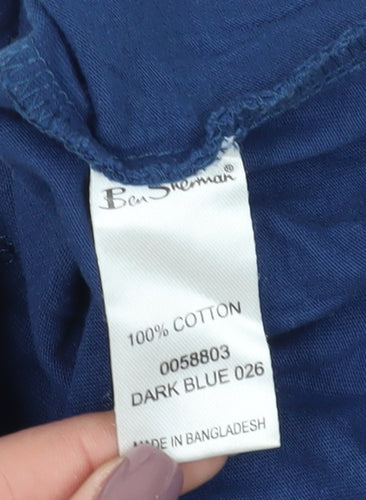 Ben Sherman Men's Blue T-shirt, size Large.